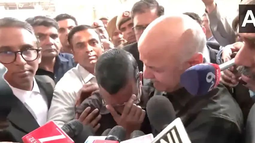 arvind-kejriwal-breaks-down-in-tears-after-acquittal-in-liquor-scam-case