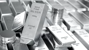 silver price crash by 6,000 as market opens 1 kg silver trading at ₹2,57,052