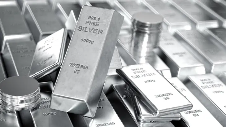silver price crash by 6,000 as market opens 1 kg silver trading at ₹2,57,052