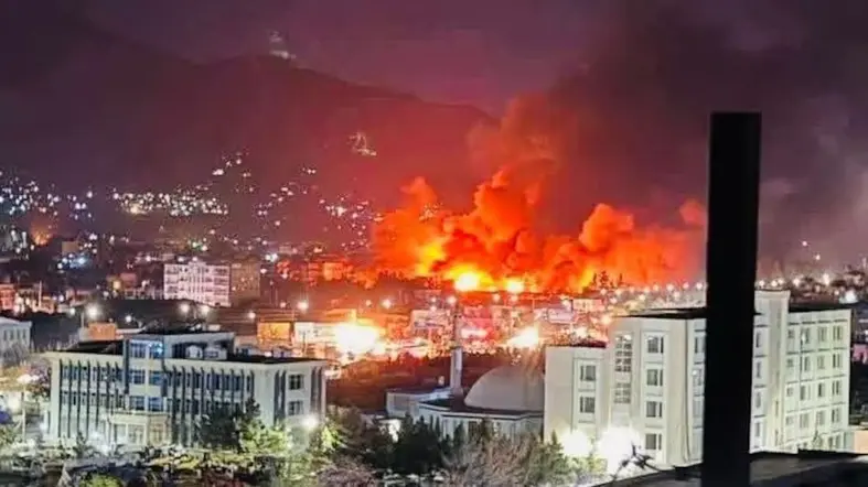 pakistan airstrike on kabul hospital kills 400 people